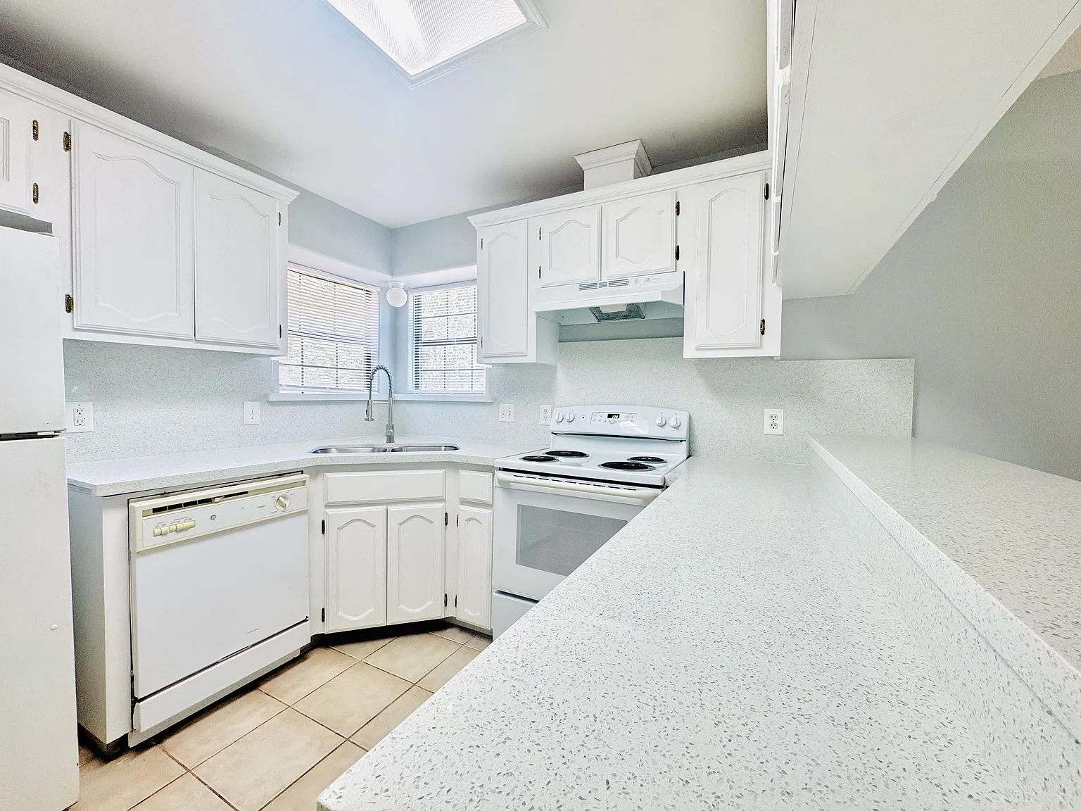 2 bed, 2.0 bath, $850 — Photo 3