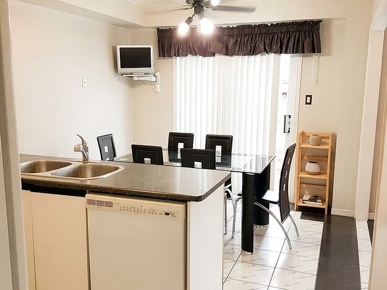 2538 Raglan Ct — Photo 8