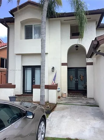 4 bed, 3.0 bath, 2378 sqft, $3,950 — Photo 2