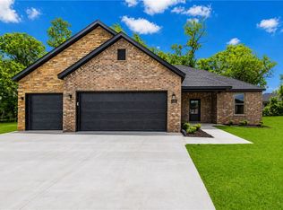 2101 N Dagan St, Siloam Springs, AR 72761
