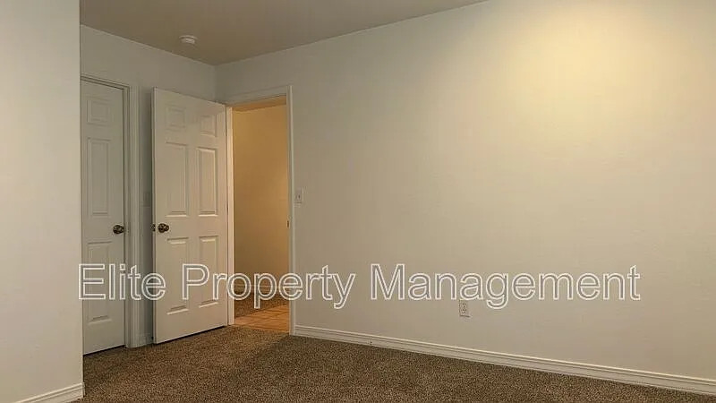 3 bed, 2.0 bath, 1500 sqft, $1,900 — Photo 4