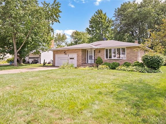 3rd image of 32650 Arlesford Dr