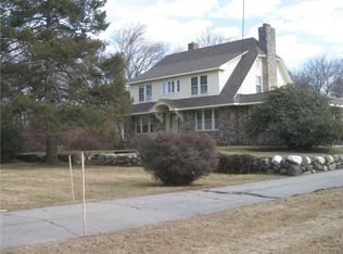516 Oaklawn Ave, Cranston, RI 02920