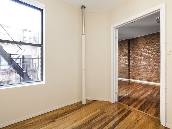 3rd image of 31 Bedford #30