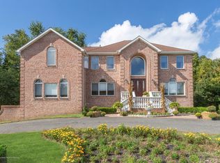 425 Iron Bridge Rd, Freehold, NJ 07728