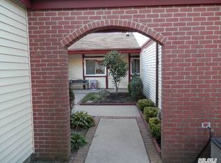 604 Alden Ct E, Saint James, NY 11780