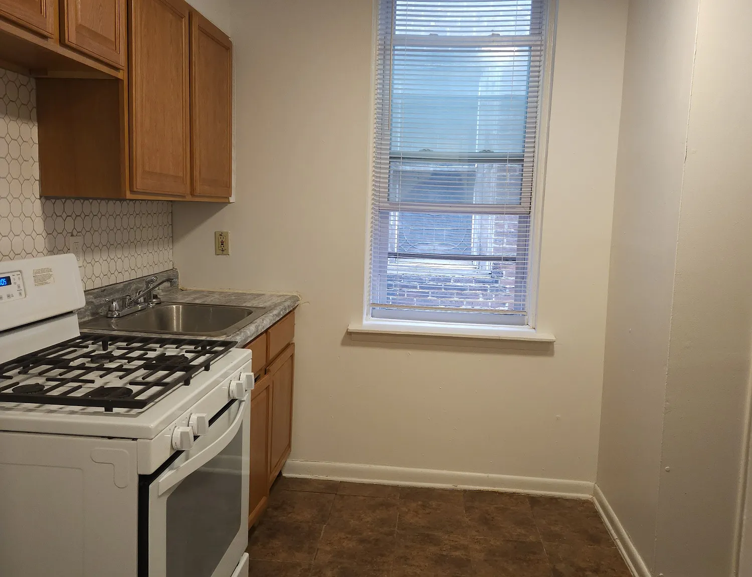 1 bed, $1,075 — Photo 2