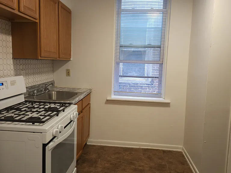 1332 Wagner Ave #C — Photo 2