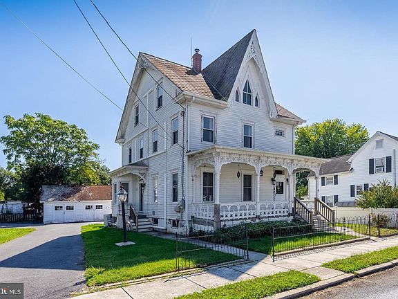 2nd image of 6 Sickler St
