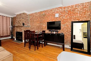 Rented by Eisenberg Exclusives