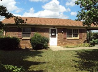 1051 Middlefork Dr, Walnut Cove, NC 27052