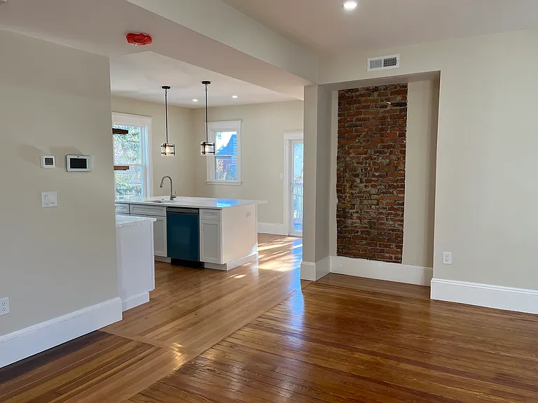 20 Taft St #2 — Photo 13