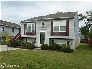 2nd image of 1054 6th St