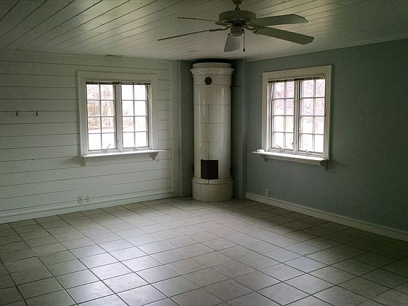 3rd image of 48 Buescher Ln