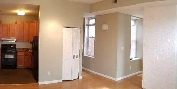 3rd image of 1918 Senate St #2F
