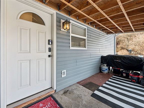 2nd image of 1868 Millerstown Rd