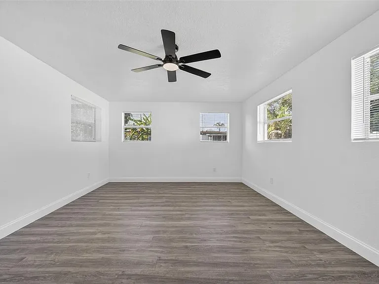3034 Touraine Ave — Photo 40