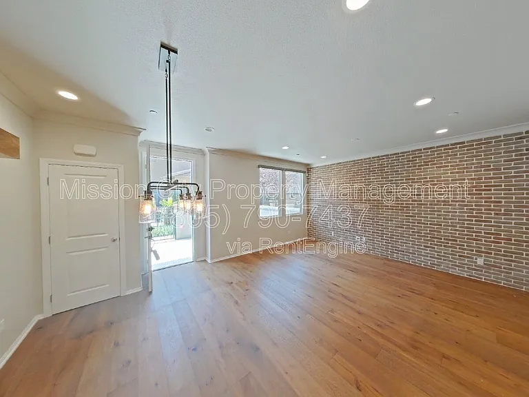 6600 Calle Koral — Photo 5