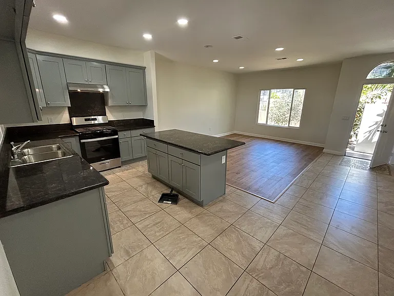 7009 Tait St — Photo 13