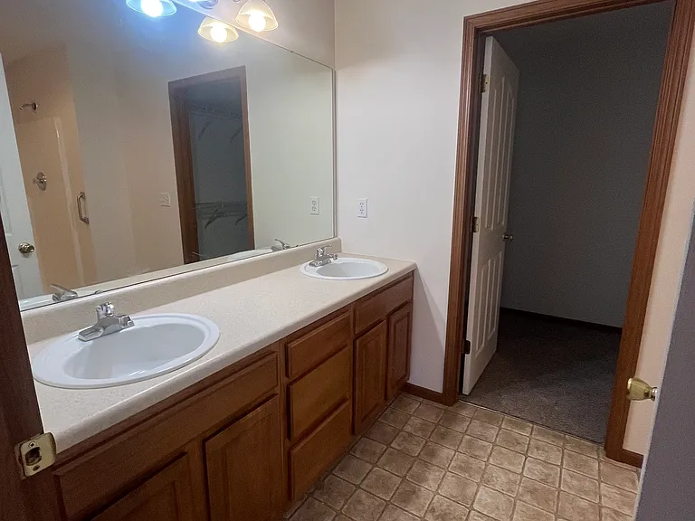 S Warmwater Ave — Photo 11