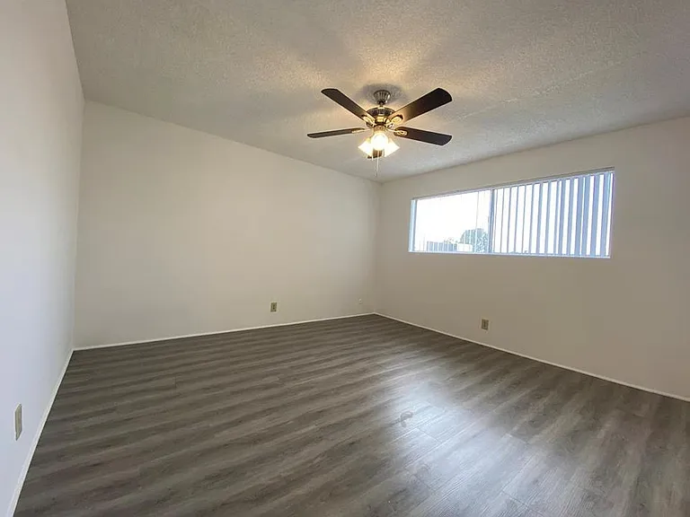 Marquis Apartments — Photo 46