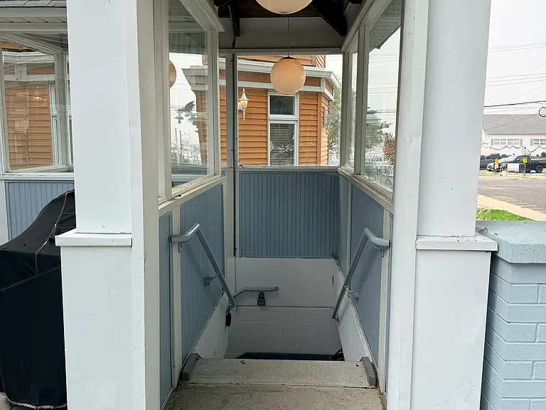 100 1st St #5 — Photo 22