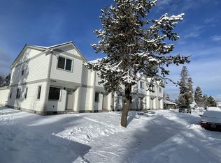 Two Bedroom townhouse with a Garage!, La Pine, OR 97739