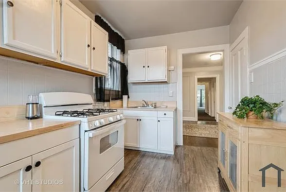 6335 N Claremont Ave — Photo 23
