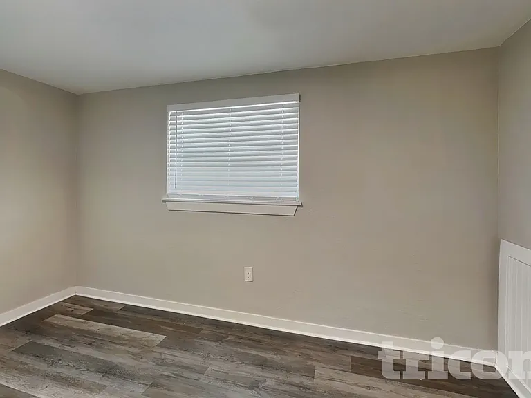 7330 Cass Cir — Photo 6