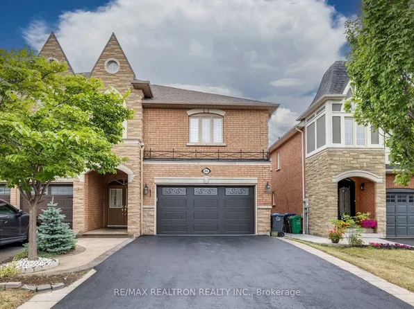 896 Mandolin Pl, Mississauga, ON L5W 1S1