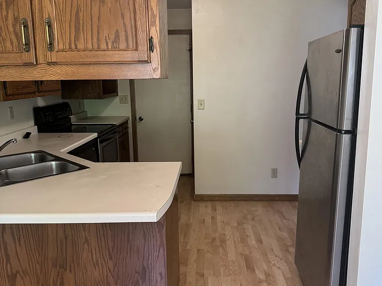 8 Continental Ct — Photo 16