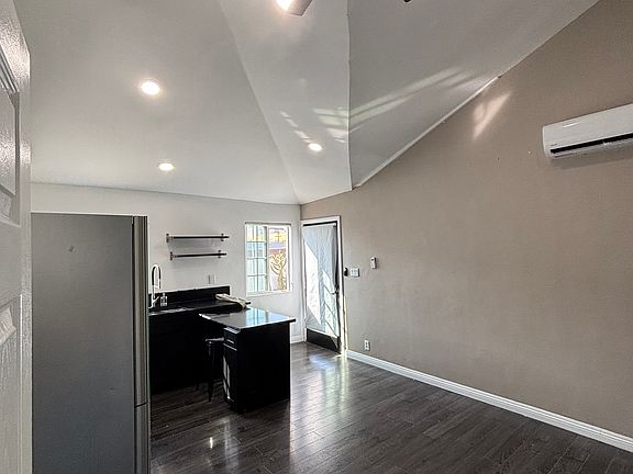 5th image of 1822 21st St #2