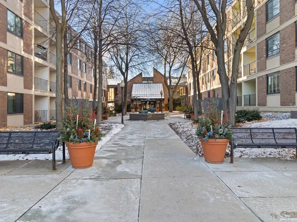 7200 York Ave S APT 401, Edina, MN 55435