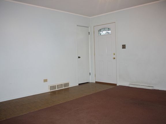 3rd image of 831 E South Broadway Ave