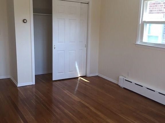 4th image of 128 Touraine Ave Unit 1