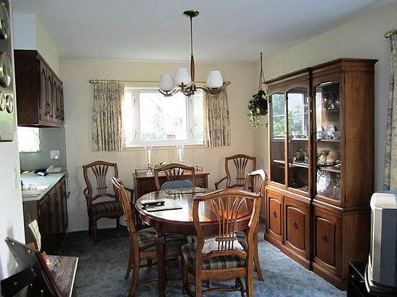 4th image of 23 Jaffray Ct