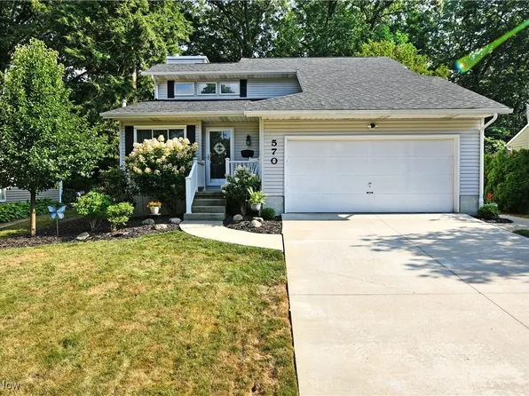 570 Palisades Dr, Akron, OH 44303