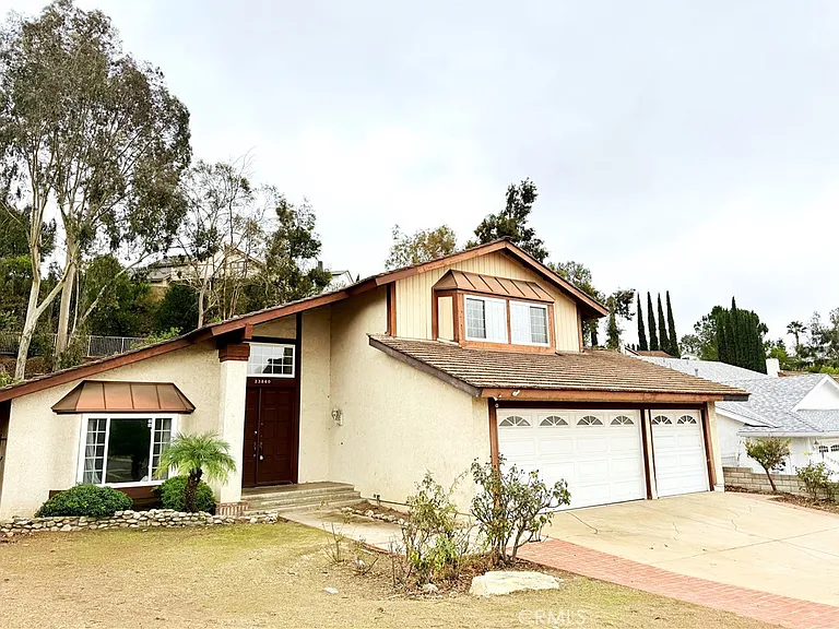 23860 Enriquez Dr — Photo 4