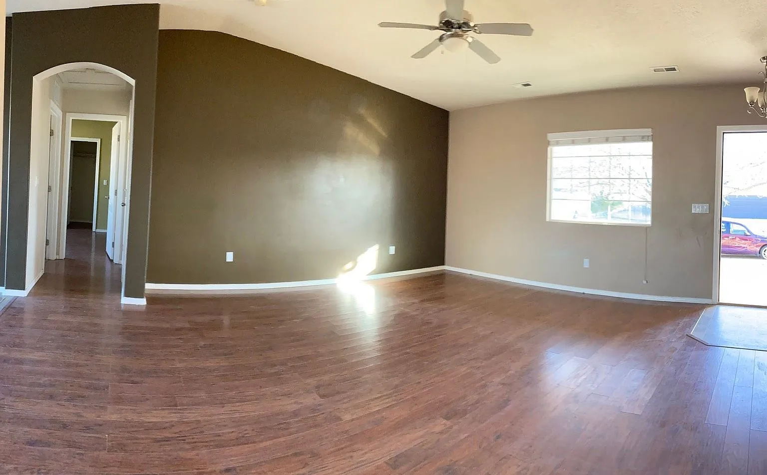 Beautiful Home In Canyon View Estates — Photo 3
