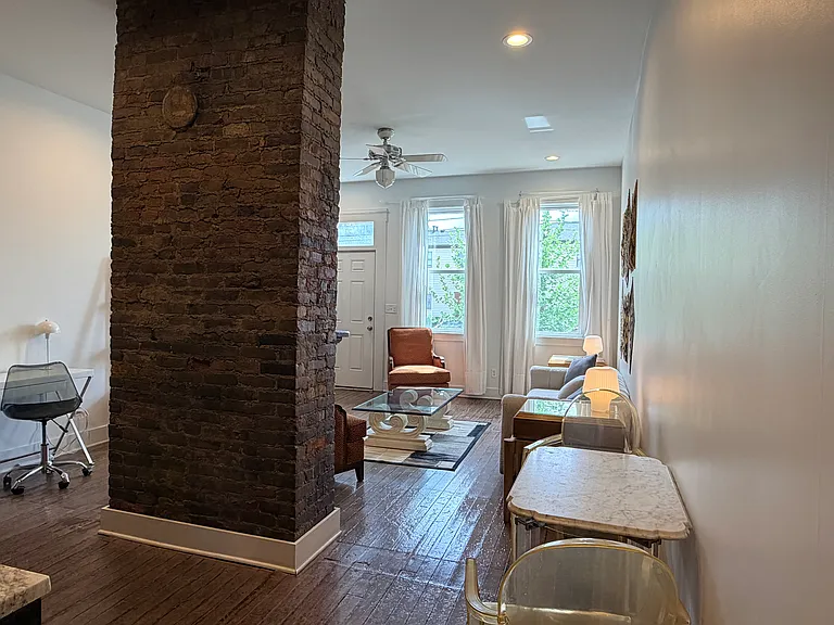 925 E Madison St #A — Photo 11