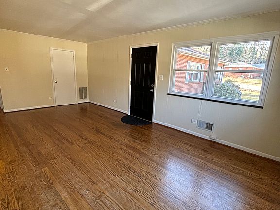 2213 N Berkshire Rd - Photo 8_02252025