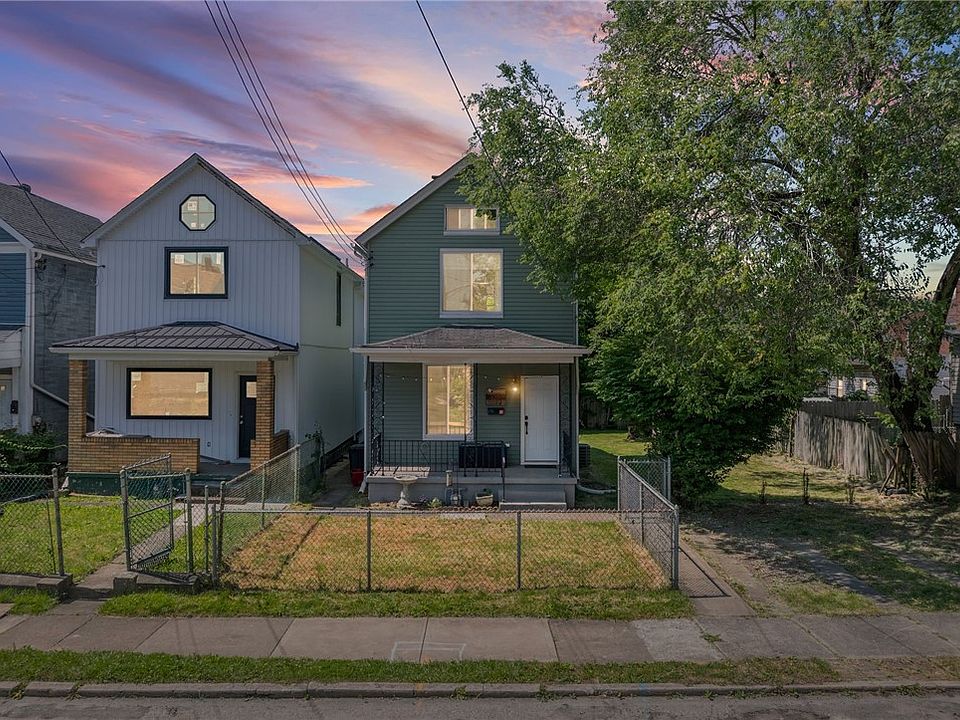 1st image of 2012 Collingwood Ave