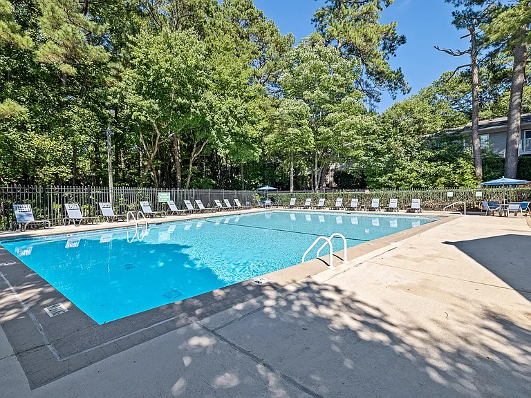 Cary Pines Apartments — Photo 1