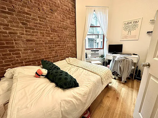 Rented by J PRESTON AND ASSOCIATES INC | media 5