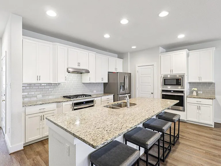 3816 Bow Perch St — Photo 4