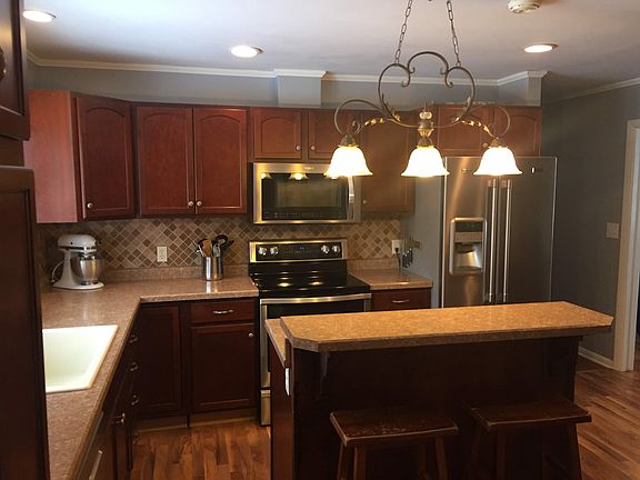 2nd image of 501 S 7th St