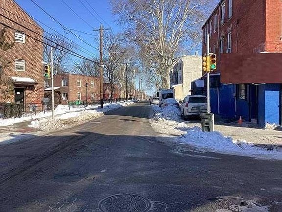 5th image of 1865 N 25th St