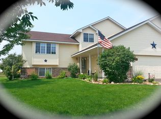 3763 Woodside Dr, Monticello, MN 55362