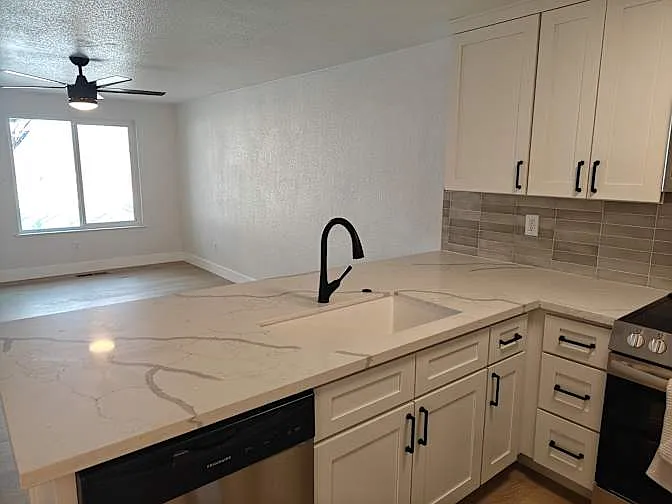 5290 Echo Ave — Photo 2