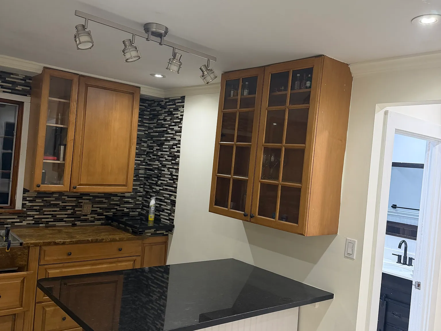 4 bed, 1400 sqft, $2,500 — Photo 4